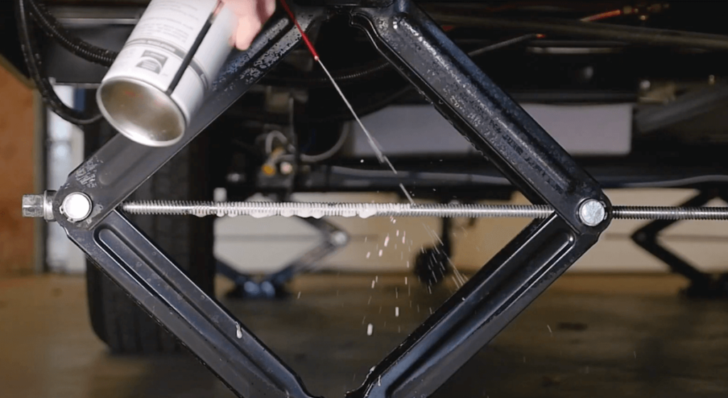 Lubricating Stabilizer Jacks