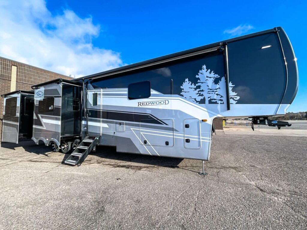 4 Season 5th Wheel