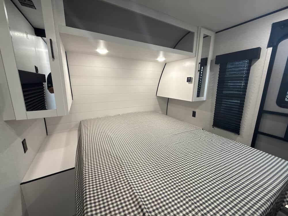 2 Bedroom RVs